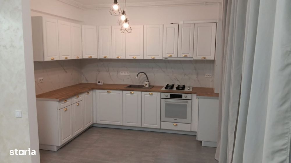 Duplex cu 4 camere,3 bai,2 parcari subterane,zona Terra