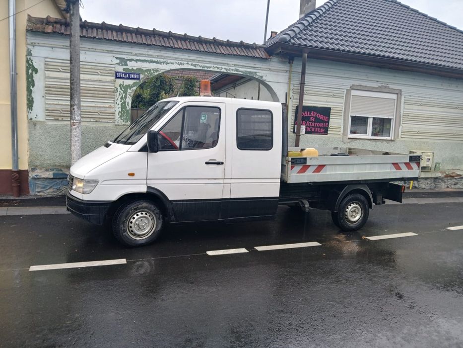 Vand Autoutilitara Mercedes Sprinter sau schimb cu VW Golf 5