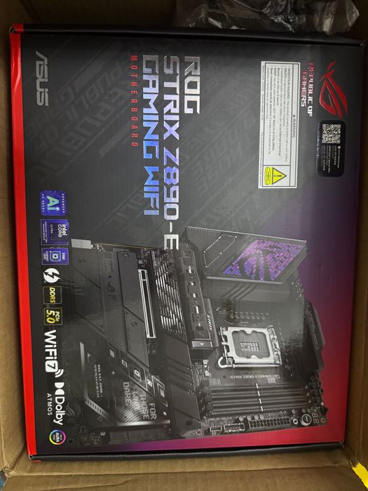 Материнская плата ASUS ROG STRIX Z890-E GAMING WIFI
