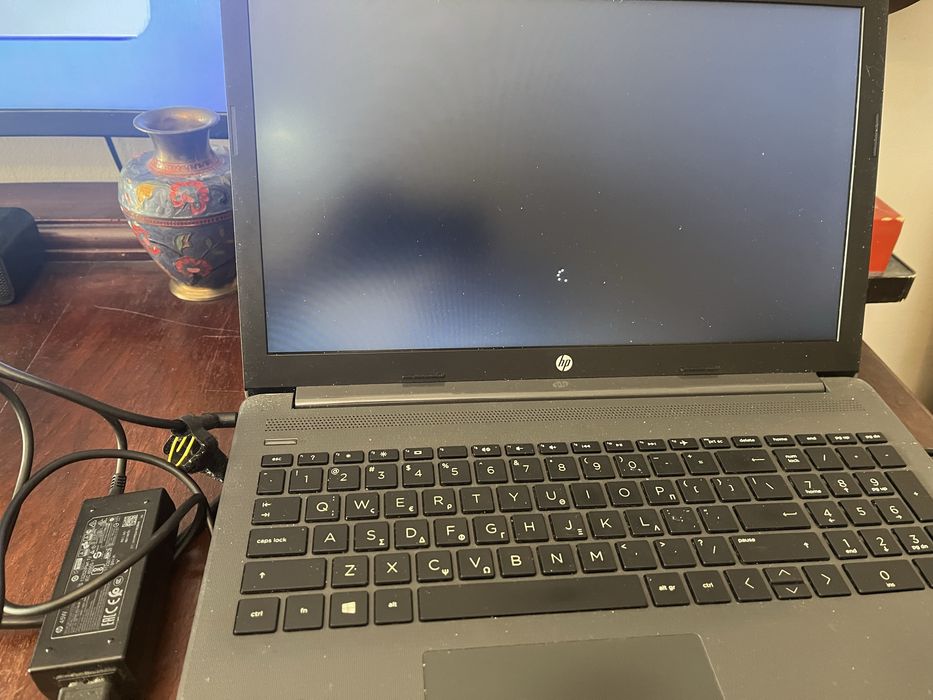Лаптоп HP сив цвят