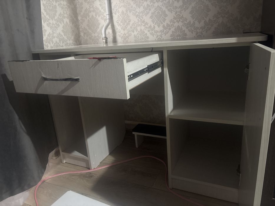 Пролам стол, под игровой компьютер СРОЧНО