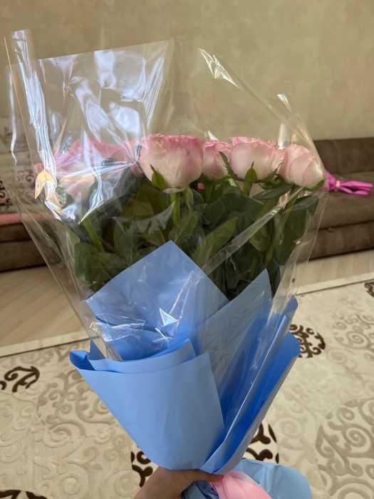 Продаю свежие букеты роз