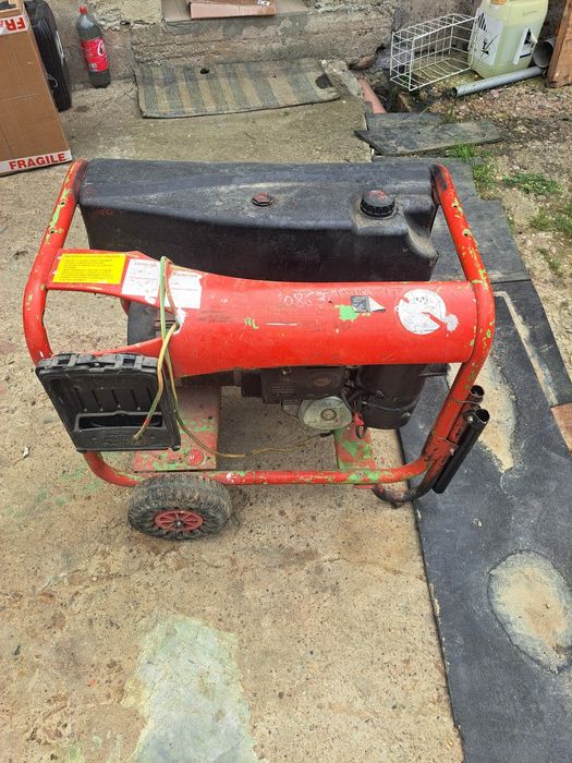 Generator pe benzina