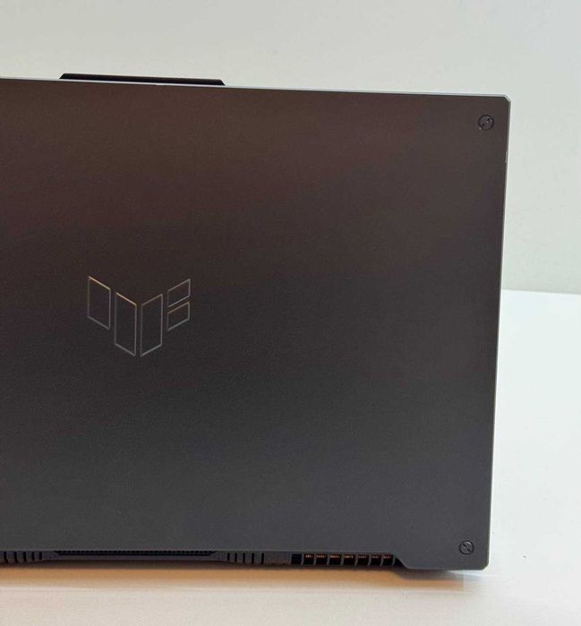 ASUS Tuf Gaming F17 — i5 - 12500H  / RTX3050 4GB / 16GB RAM
