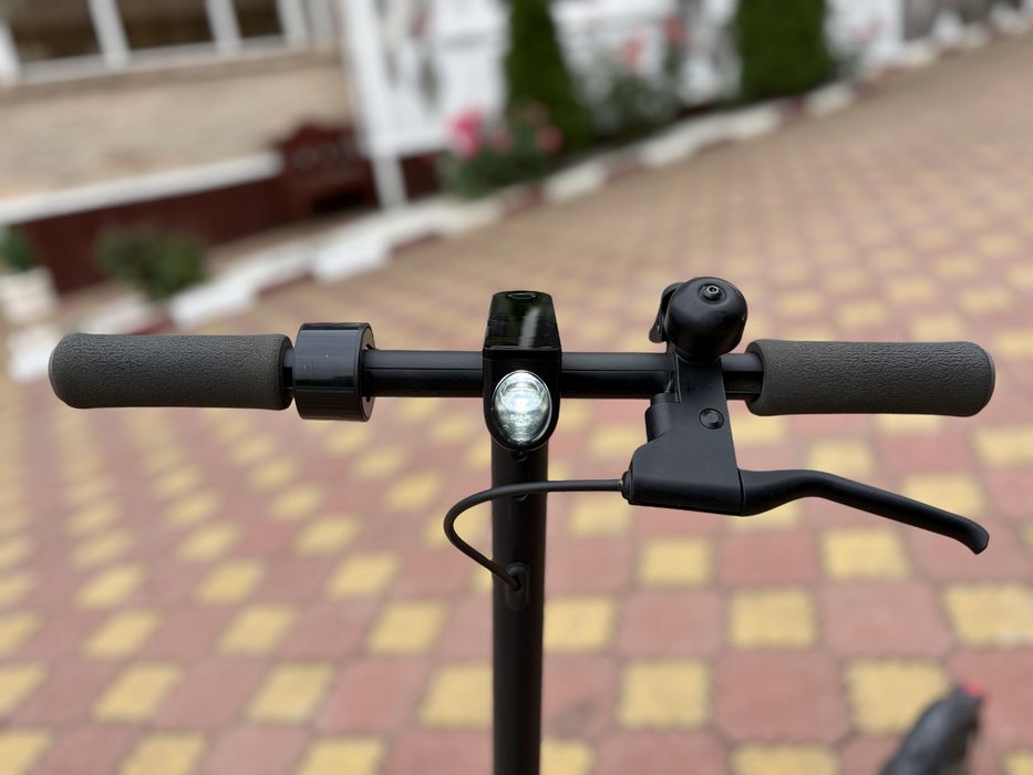 Vând Xiaomi Mi Electric Scooter Essential