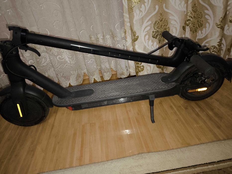 Xiaomi Mi Electric Scooter Essential