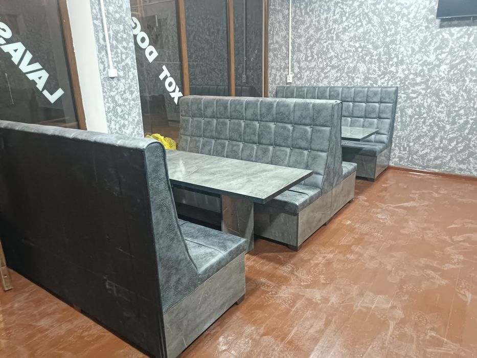 Oshxona va kafelar uchun mebellar