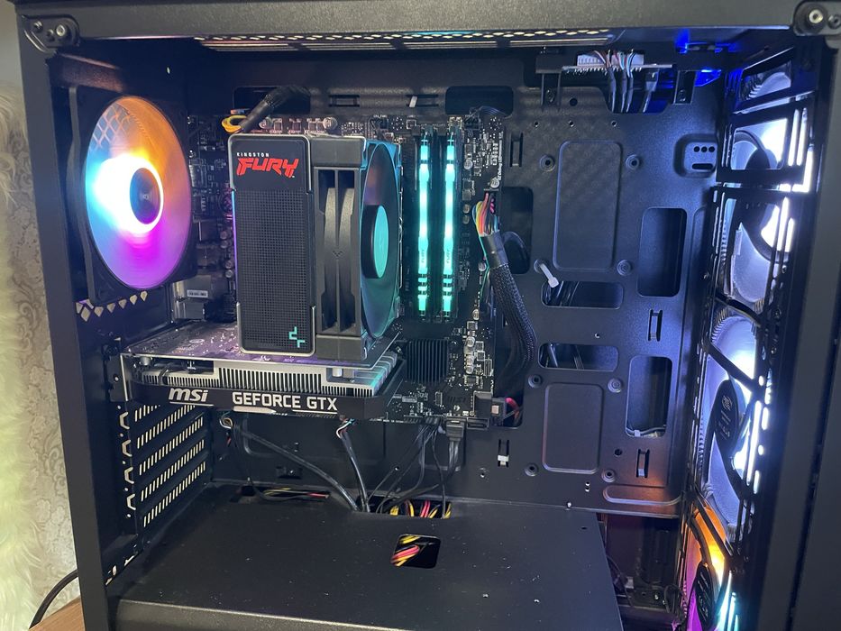 Игровой компьютер/Игровые девайсы/2 Монитора/ Саббуфер и 2 колонки.