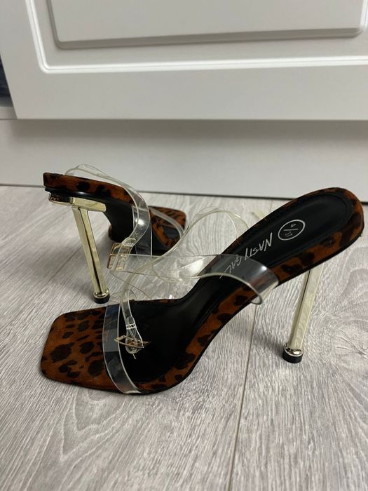 Летние босоножки