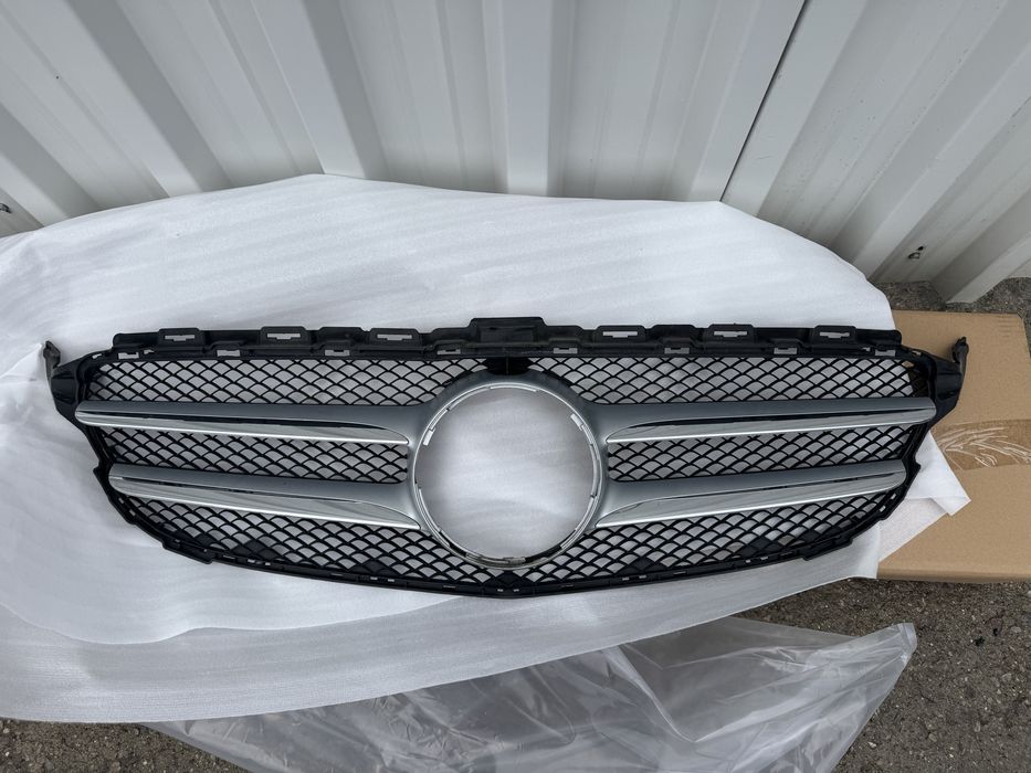 Оригинална решетка за Мерцедес Ц класа W205 Mercedes C-Class AMG