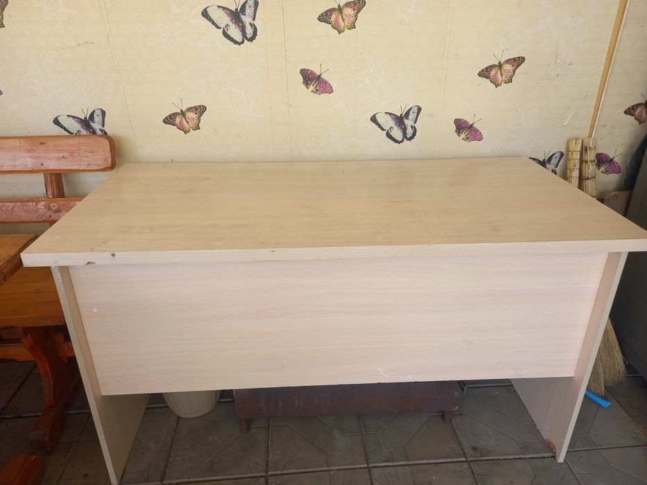Продам стол универсальный