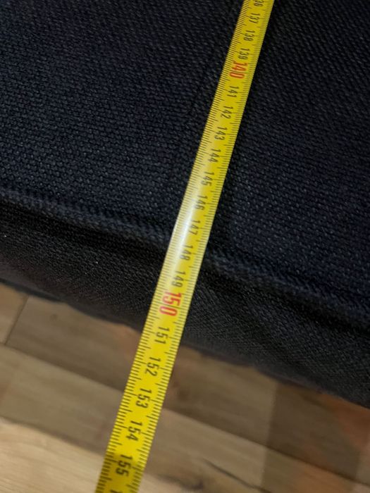 Canapea extensibila cu cadru din lemn masiv