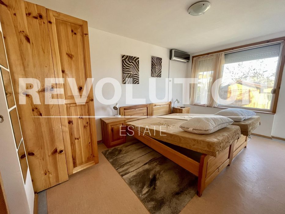 Дава се под наем Къща в к.к. Златни пясъци - 180 кв.м за 1018.98 € - Снимка #5