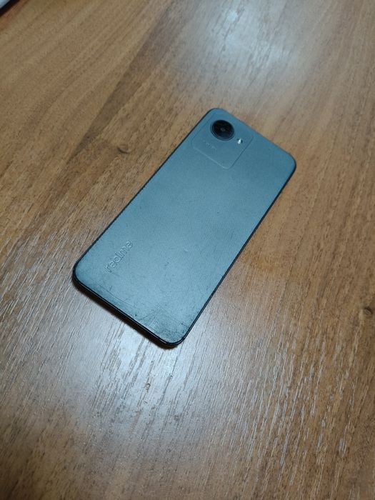 Смартфон Реалми в хорошем состояние