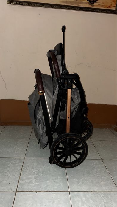 Продам коляскууууу