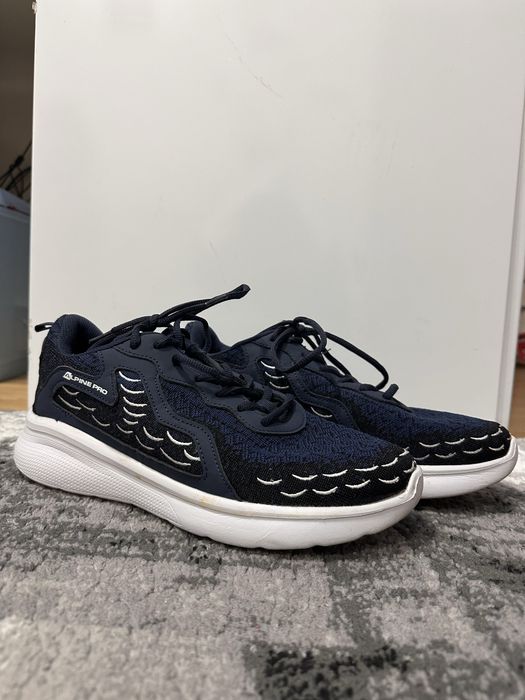 Adidasi sport Alpine Pro