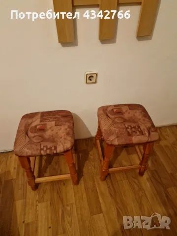 Мебели- единични легла, гардероби закачалки табуретки