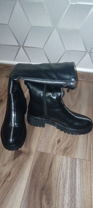 Vând cizme îmblănite noi