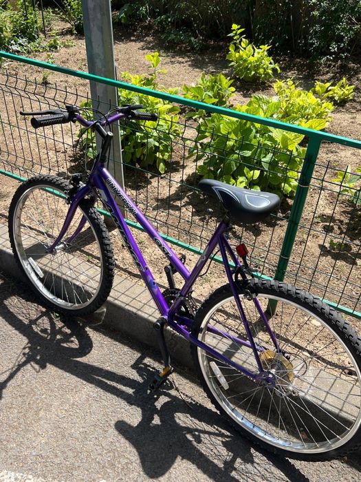 Bicicleta dama mov