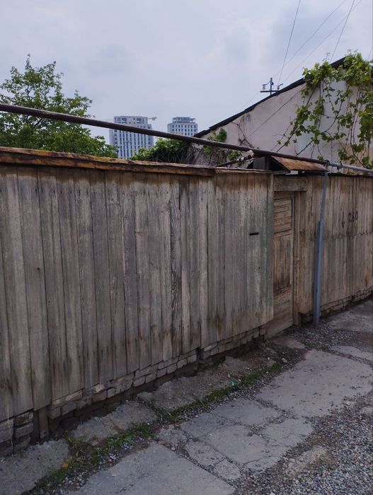 Продаю участок  старый дом