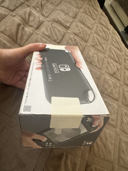 Продам новый Nintendo  Switch Lite