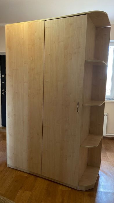 Продам шкаф в прихожую