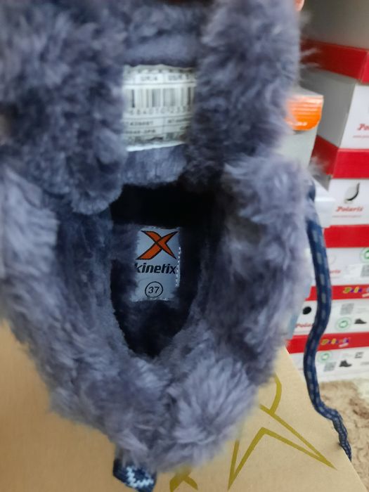 Продам детские тёплые ботинки