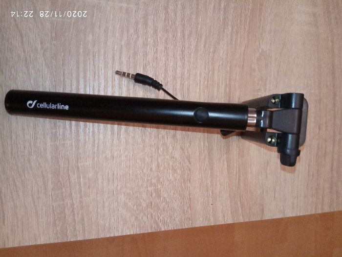 Чисто нови мини селфи стикове Cellular Line с жак 3,5мм черен