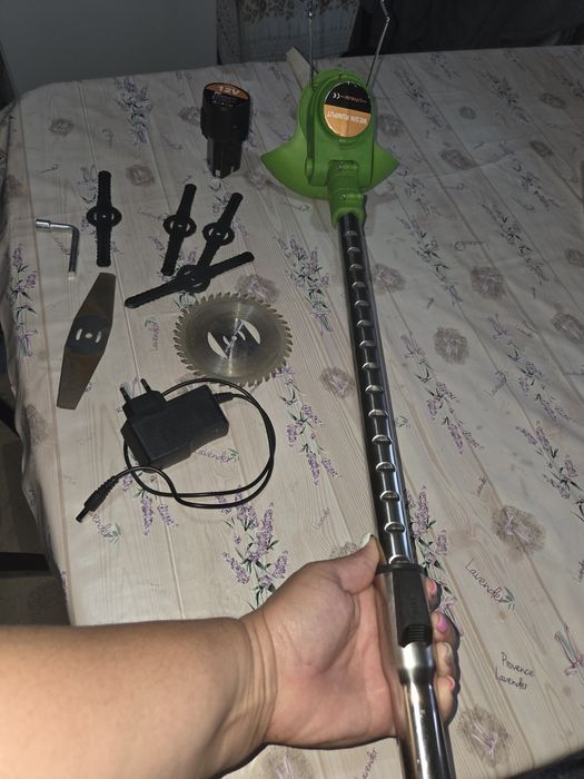 Motocoasă electrică