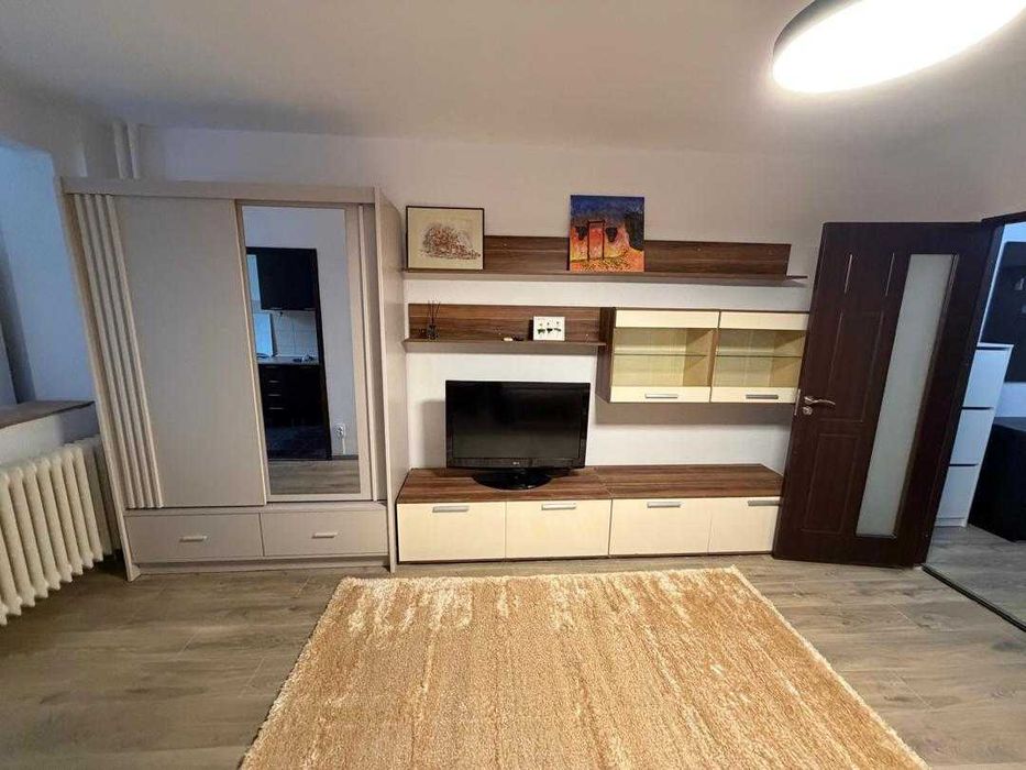 Închiriez garsonieră  zona Iancului