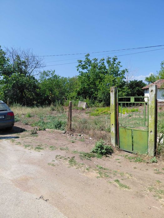 Къща в село Смирненски продава се