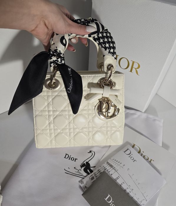 Налична чанта Lady Dior Latte