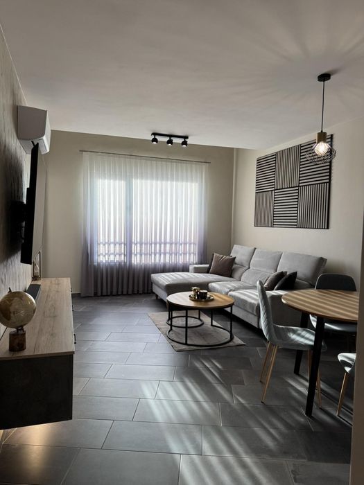 Продава се Двустаен апартамент в Пловдив, Остромила - 67 кв.м за 2165 €/кв.м - Снимка #1