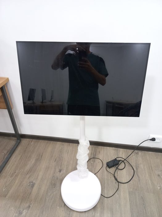 27' LCD Kiosk Monitor Sensor Android 11