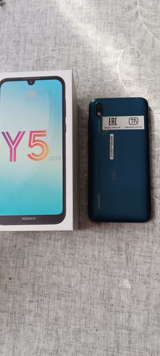 Продам смартфон Huawei y5 2019