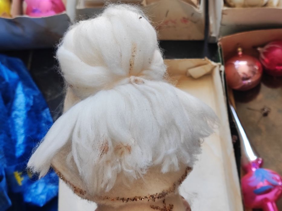 Стари стъклени коледни играчки