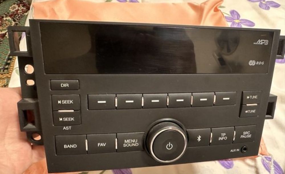 магнитофон NEXIA 3 пацветкой белый ikrani knopkleri aqa  terilgen