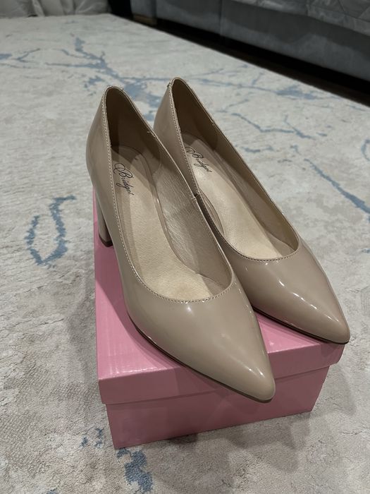 Туфли на каблуке бежевые