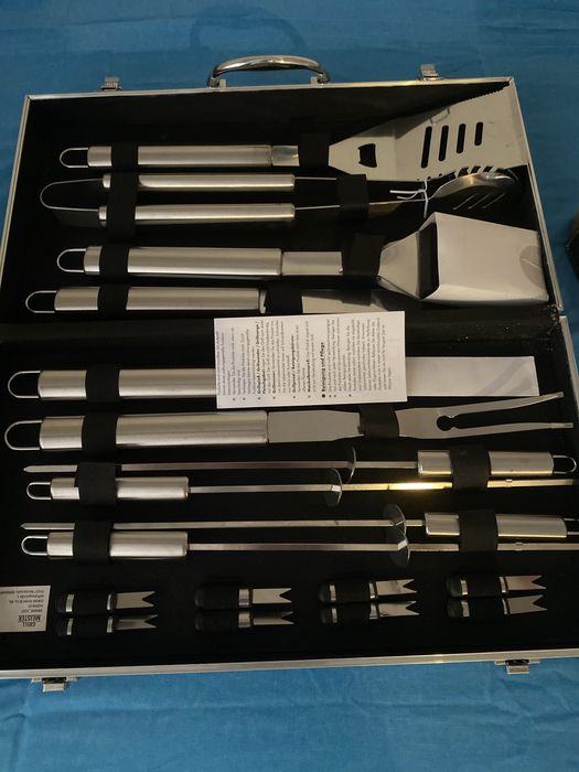 Set gratar ustensile 18 piese