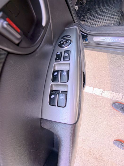 Hyundai Santa Fe 2.2 CRDi 4x4 – Стегнат джип, качваш се и караш!