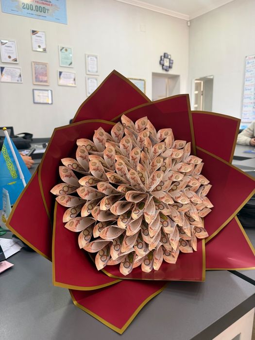 Денежный букет готовый