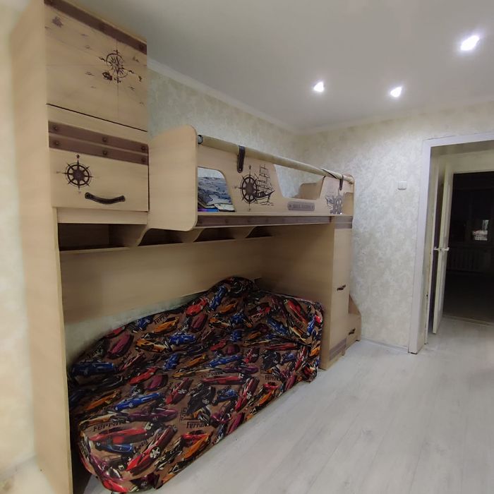 Детская кровать,  двухъярусная.