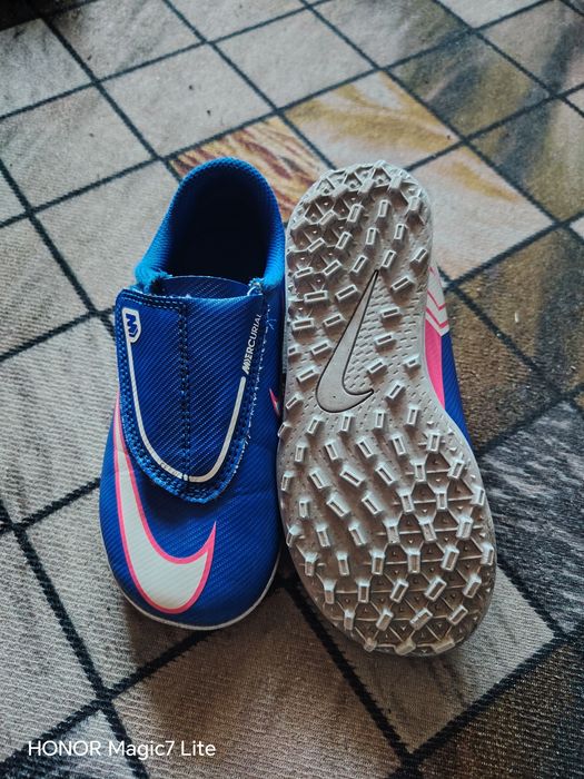 Ghete fotbal nike mărimea 29.5 și mărimea 30