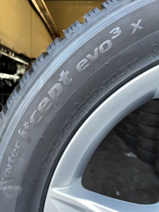 Set complet roti iarna Audi Q5 235 55 R 19 Hankook Winter i*cept Evo3