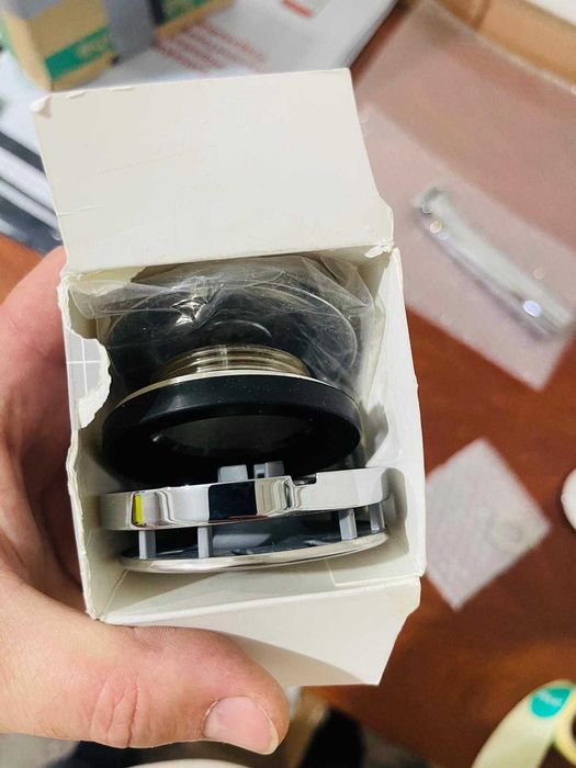 Robinet mixt pentru chiuvetă Hansgrohe Vivenis, cu montare la nivel, cu sistem de scurgere, crom