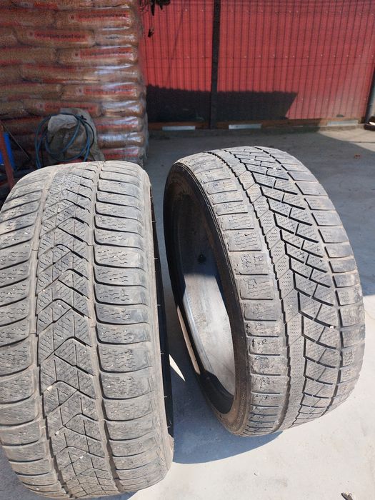 Vând două cauciucuri 225/40r18
