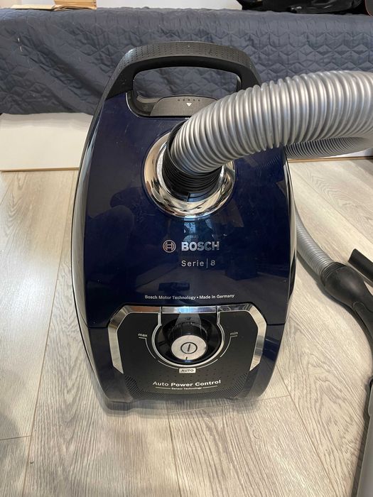 Bosch Series 8 BGL8X230/18 — прахосмукачка