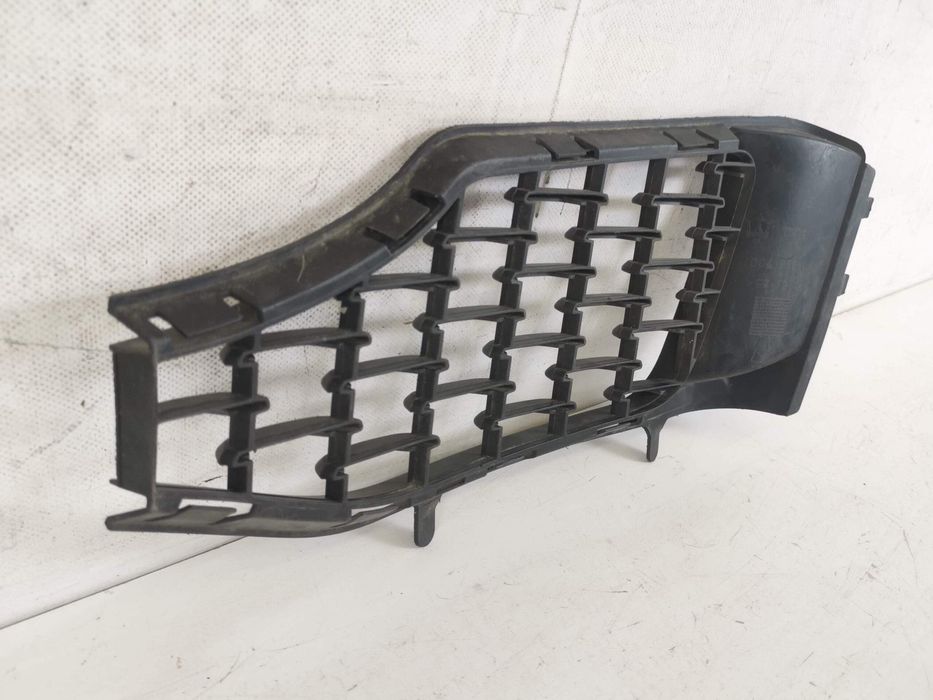 Десен прожекторен грил Мазерати Левант 1 Оригинален В добро състояние