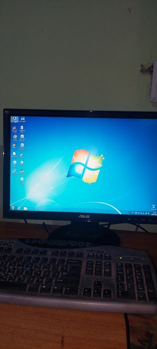 Stolni Kampyuter sotiladi