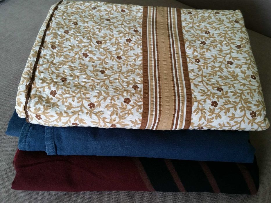 Спално бельо-долни чаршафи ,пликове,калъфки,хавлии-нови и употребявани